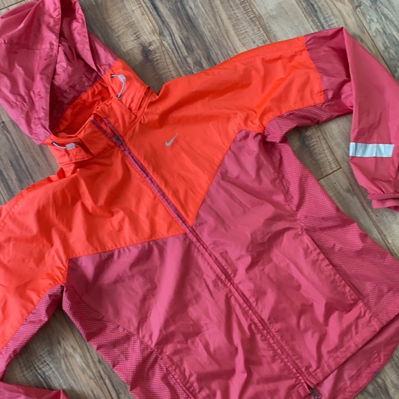 Nike Running Wind Breaker Jacket - Picture 3 of 3